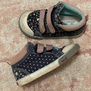 See Kai Run size 9 Sneaker